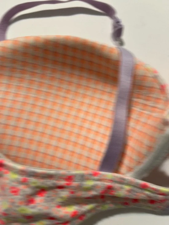 VS Plunge Bra. 38B - Picture 9 of 12